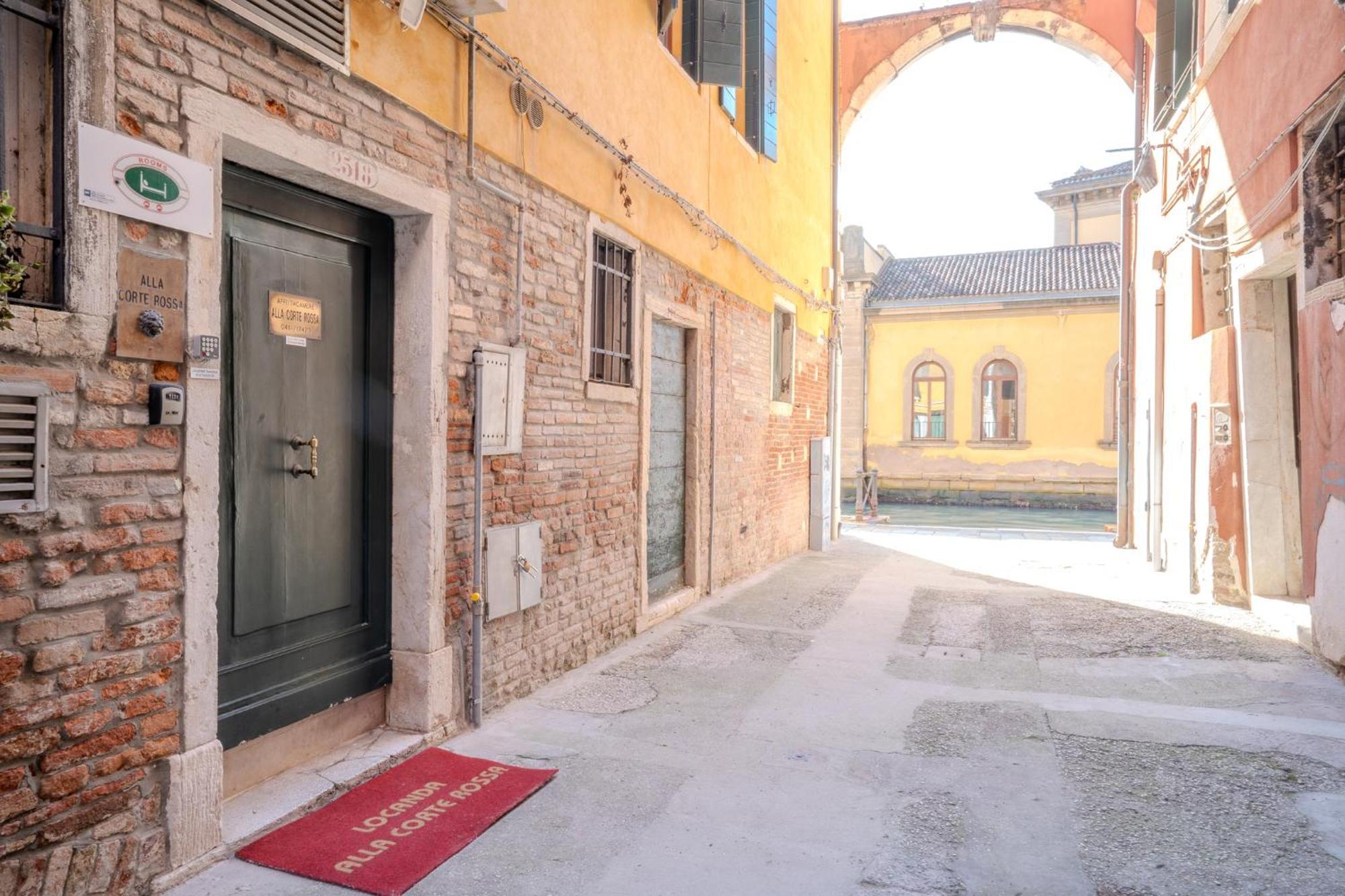 Alla Corte Rossa Venice Exterior photo