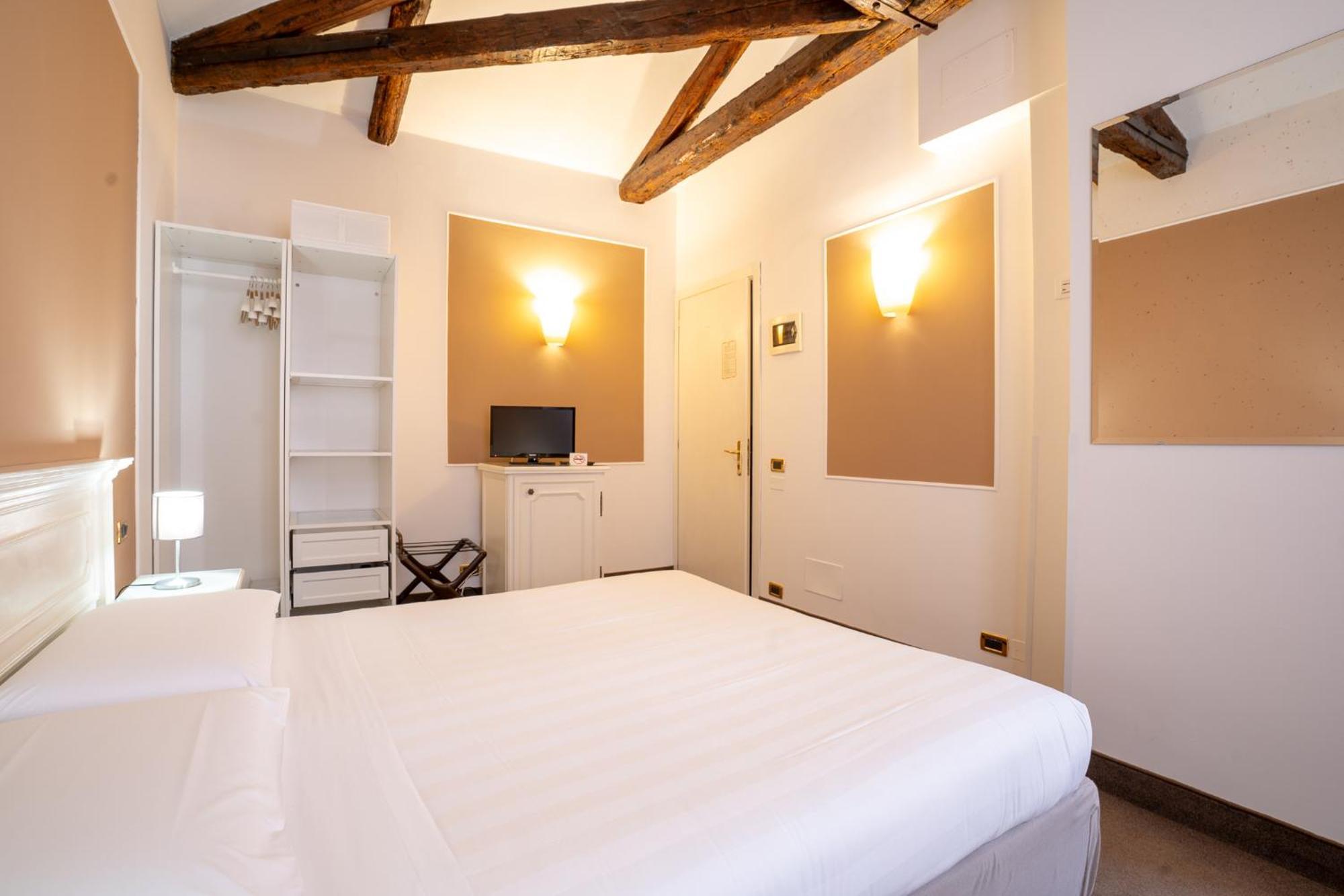 Alla Corte Rossa Venice Exterior photo