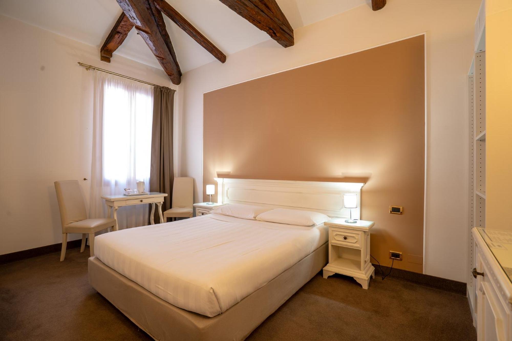 Alla Corte Rossa Venice Exterior photo